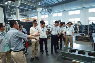 零距離體驗(yàn)智能制造，工廠看客團(tuán)紛紛為這家企業(yè)點(diǎn)贊